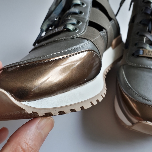 Steve Madden Sneaker - Picture 8 of 8